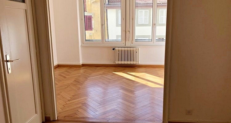 Magnifique 2,5 pièces à 2 pas du lac / balcon  image 1