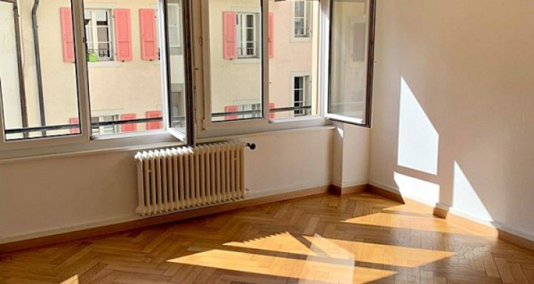 Magnifique 2,5 pièces à 2 pas du lac / balcon  image 3