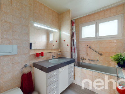 Maison individuelle, piscine, vue lac et appartement indépendant! image 11