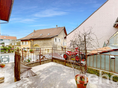 Superbe potentiel daménagement avec de généreux volumes image 3