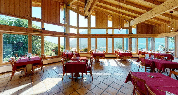 Etablissement et restaurant avec vue panoramique sur les hauteurs de Sierre image 7