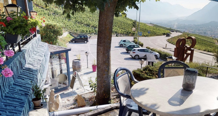 Etablissement et restaurant avec vue panoramique sur les hauteurs de Sierre image 5
