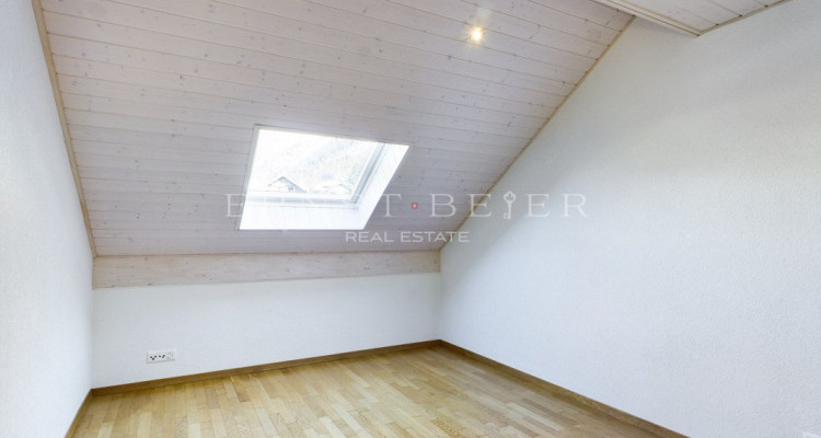 Magnificent 5.5 rooms penthouse flat in Lavey image 8