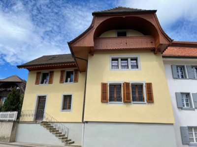 Maison villageoise de 3 logements avec rendement locatif à Bussy (Fribourg) image 1
