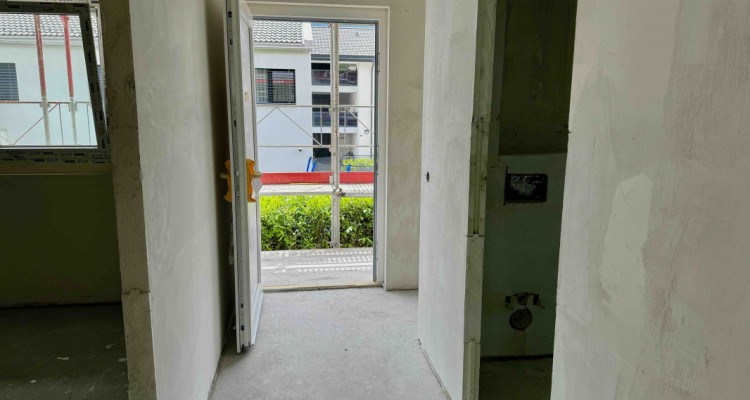 Appartement 2.5 pièces neuf avec couvert à véhicule et place de parc (déc. 2024) image 5