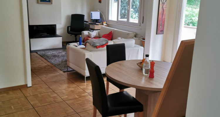 ✨ Sous-Location Exceptionnelle à Lausanne : Appartement 5 Pièces Meublé ✨ image 2