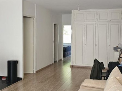 Appartement traversant de 4 pièces au 2ème localiser à Chêne-Bougeries 1224 image 1