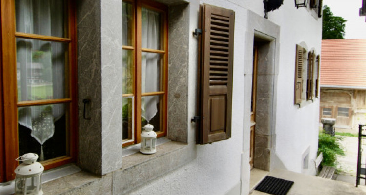 Magnifique maison gruérienne dans le beau village des Sciernes dAlbeuve image 3