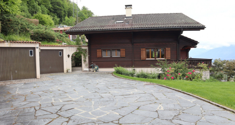 Chalet avec du cachet et une vue sur le Lac et les Montagnes !  image 2