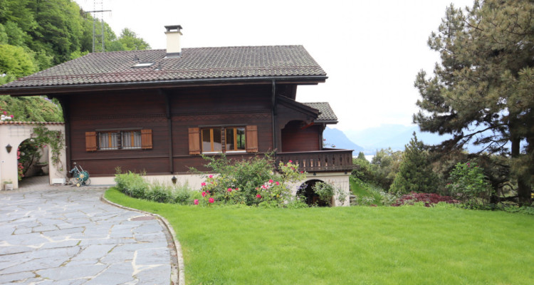 Chalet avec du cachet et une vue sur le Lac et les Montagnes !  image 1