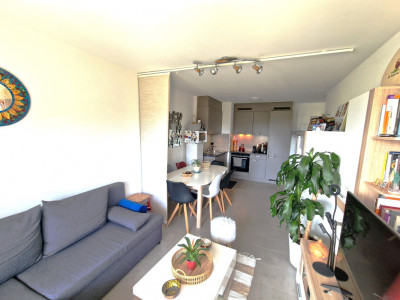 Appartement de 2,5 pièces Minergie, lumineux, belle vue dégagée  image 1