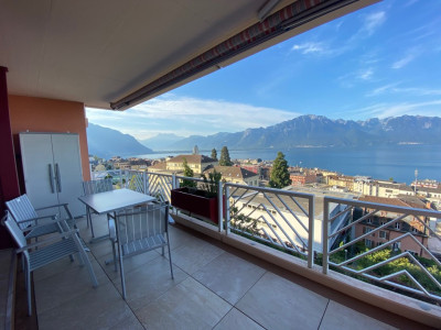 Beau studio meublé avec grand balcon et magnifique vue sur le lac ! image 1