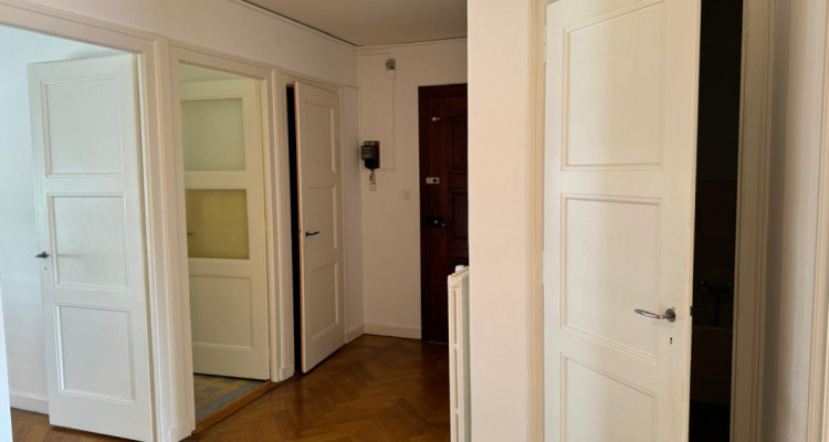 Bel appartement de 4 pièces à Champel image 3