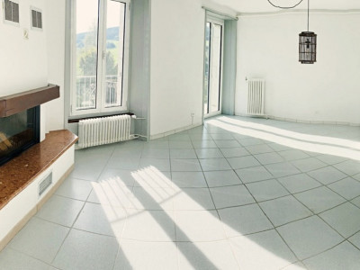 🏡 Superbe appartement 4.5 pièces avec vue dégagée à Lignières image 1