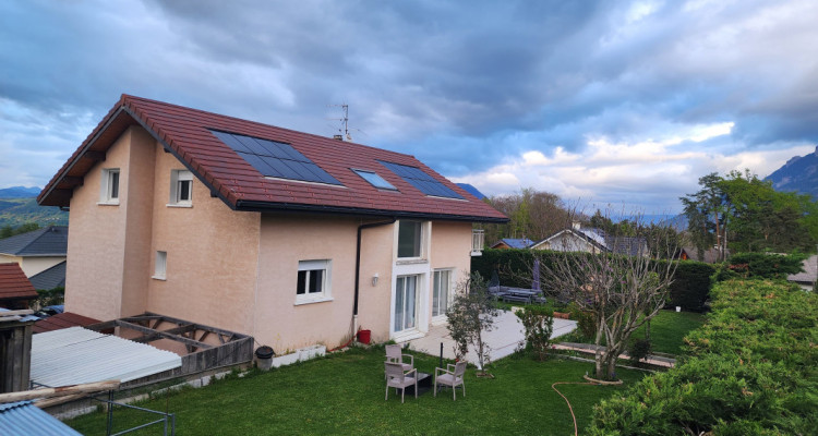 Magnifique maison de 8 pièces au calme, situé à La Roche-sur-Foron image 1