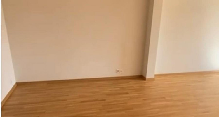 Magnifique appartement de 4,5 pièces au 3ème étage localiser à Meyrin 1217 image 2