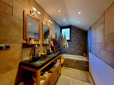 Chalet de Charme au pied des pistes image 8