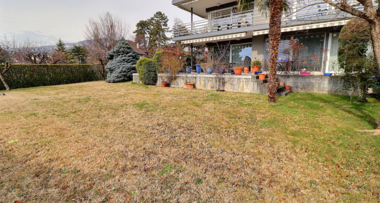 Appartement avec un grand jardin et une jolie vue lac en viager occupé sans rente. image 8