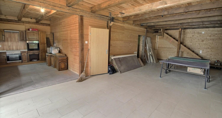 VENTE CLASSIQUE. Dans un Corps de ferme: Grand appartement de 240m2 image 2