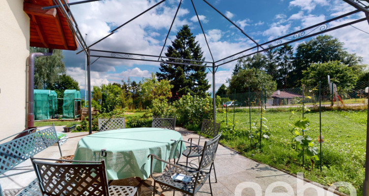 Le bonheur de vivre à la campagne dans cette villa familiale généreuse image 5