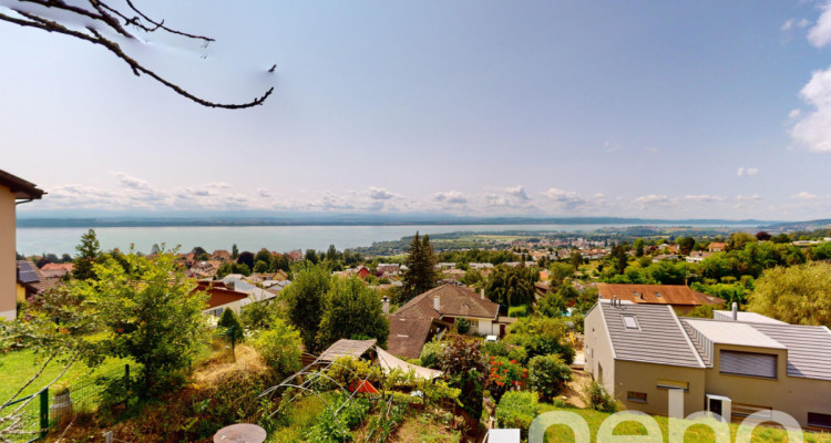 Vue sur le lac pour cette maison individuelle avec garage! image 3