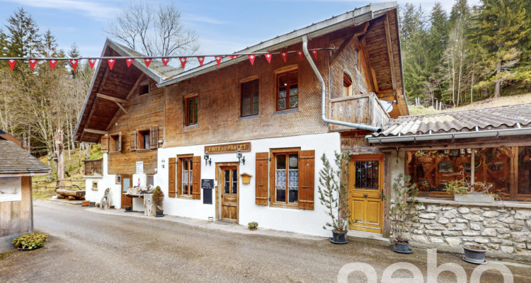 Restaurant de montagne avec habitations en Gruyère image 3