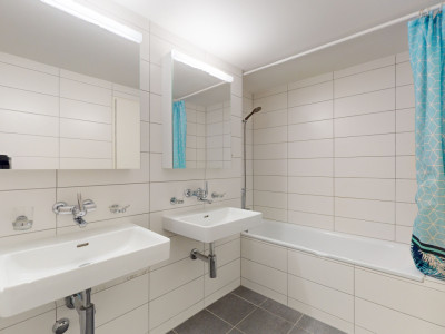 Appartement de 4,5 pces rénové avec balcon et vue ! image 7