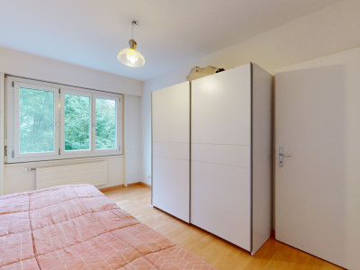 Appartement de 4,5 pces rénové avec balcon et vue ! image 9