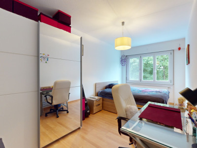 Appartement de 4,5 pces rénové avec balcon et vue ! image 10