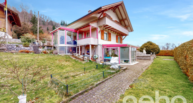 Charmantes Einfamilienhaus mit grossem Garten und toller Aussicht! image 1