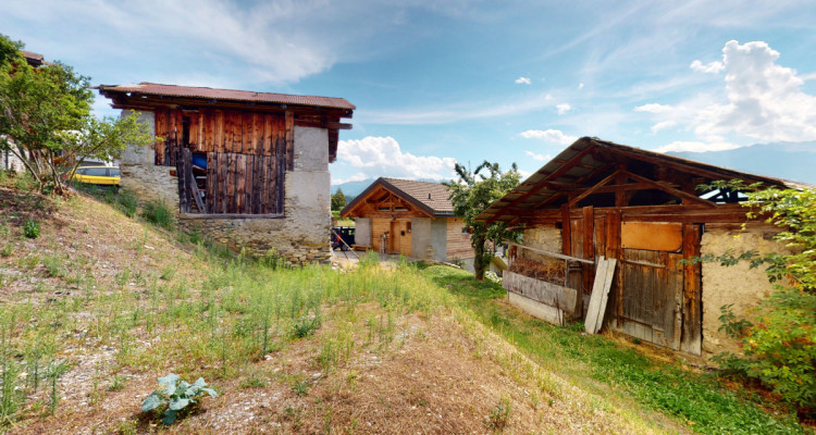 Maison jumelée au coeur du charmant village de Chandolin à Savièse! image 3