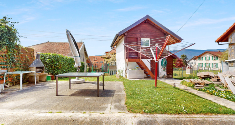 Grand jardin et vue dégagée sur la plaine ! image 7