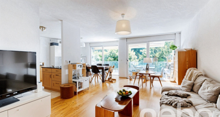 Spacieux appartement contemporain avec belle vue sur la forêt image 1