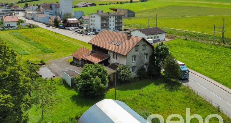 Corps de ferme du 19e siècle sur 1800m2 avec beaucoup de potentiel! image 2