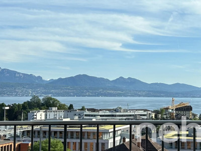 Superbe attique de 3,5 pces avec vue panoramique sur le lac à Lausanne image 1