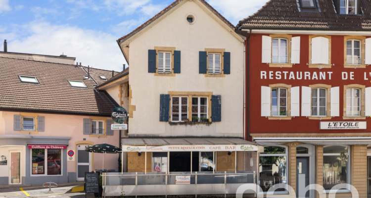 Magnifique immeuble de 3 appartements et un bar image 3