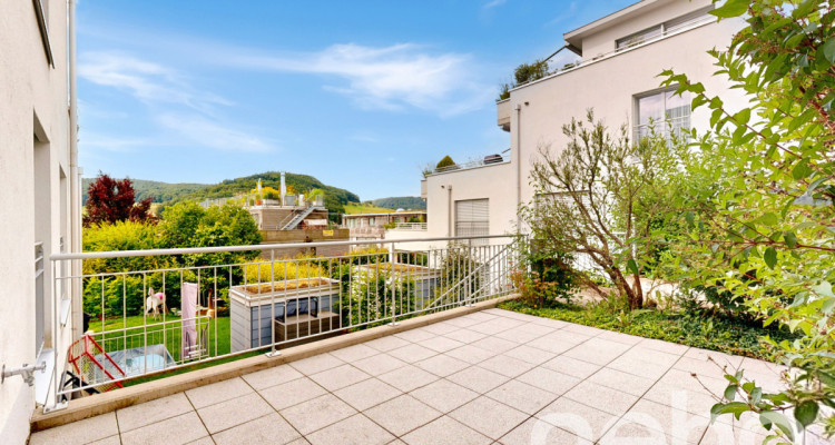 Moderne 4.5-Zimmerwohnung mit Terrasse und Gartenanteil image 12