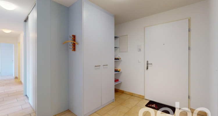 Stilvolle 4.5-Zimmer Wohnung mit grossem Balkon und Wintergarten image 5