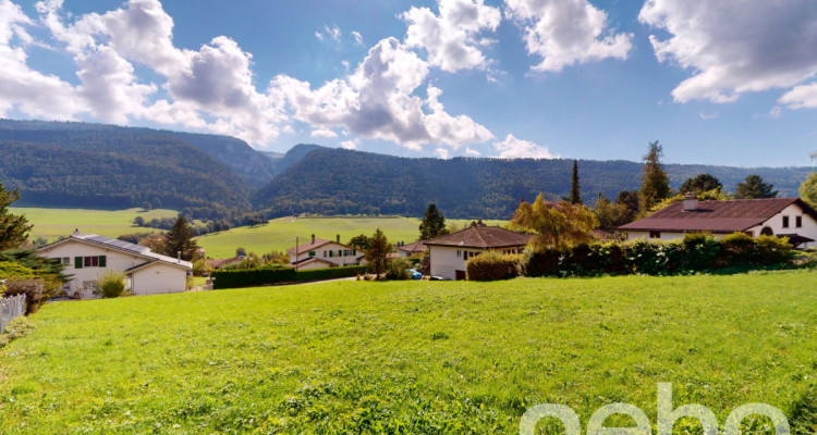 Magnifique terrain avec vue splendide et dégagée dans quartier calme image 4