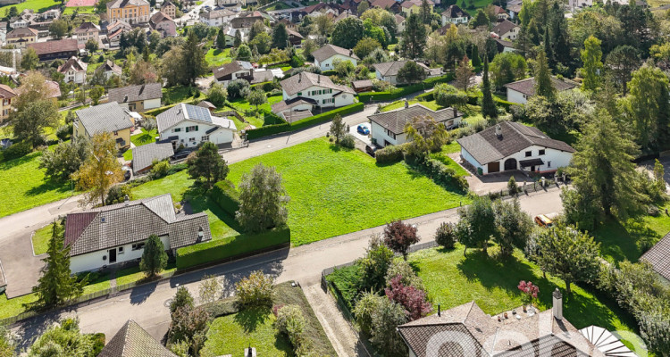 Magnifique terrain avec vue splendide et dégagée dans quartier calme image 12