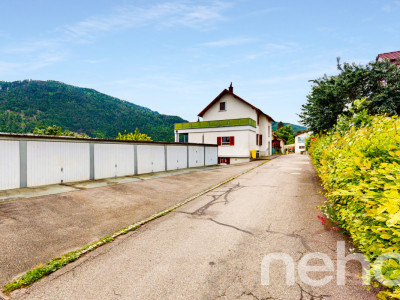 Superbe immeuble de rendement avec jardin, terrasses et 13 garages! image 1