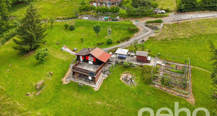 Exclusif: petit chalet de 2 pièces sur une grande parcelle image 2