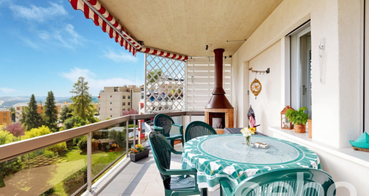 Unique! Appartement avec une vue à 180° sur les Alpes image 1