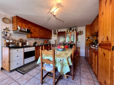 Habitation avec grange attenante sur parcelle agricole et forestière de plus de 56000 m2 image 3