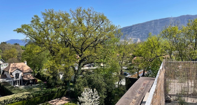 Beau Duplex terrasse en attique dans maison de Maitre image 9