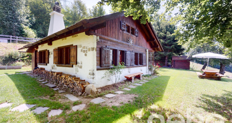 Exclusif: Superbe chalet avec vue sur le plateau et le Jura image 1