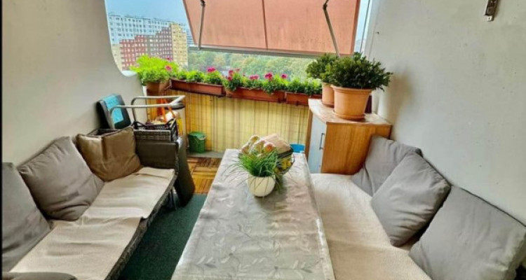 Spacieux appartement de 5 pièces avec balcon au 10ème étage – Les Avanchets image 2