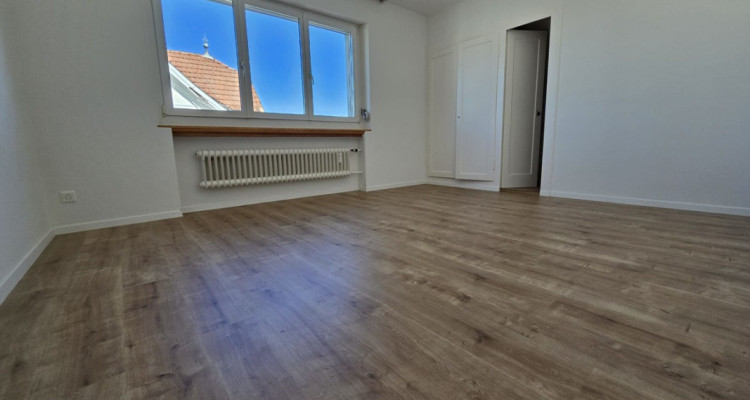 KOMPLETT RENOVIERTE WOHNUNG MIT BALKON INKL. PARKPLATZ image 1