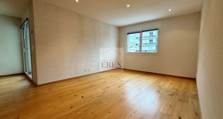 Appartement 3,5 pièces au 1er étage avec 2 balcons à louer à Vétroz image 3