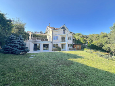 Superbe Maison Familiale de 9.5 Pièces à Bassins avec Vue Panoramique sur le Lac et les Alpes image 1